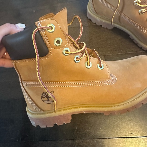 Boots - Picture 5 of 10